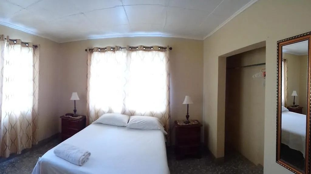 مونتيغو باي Dream Hostel