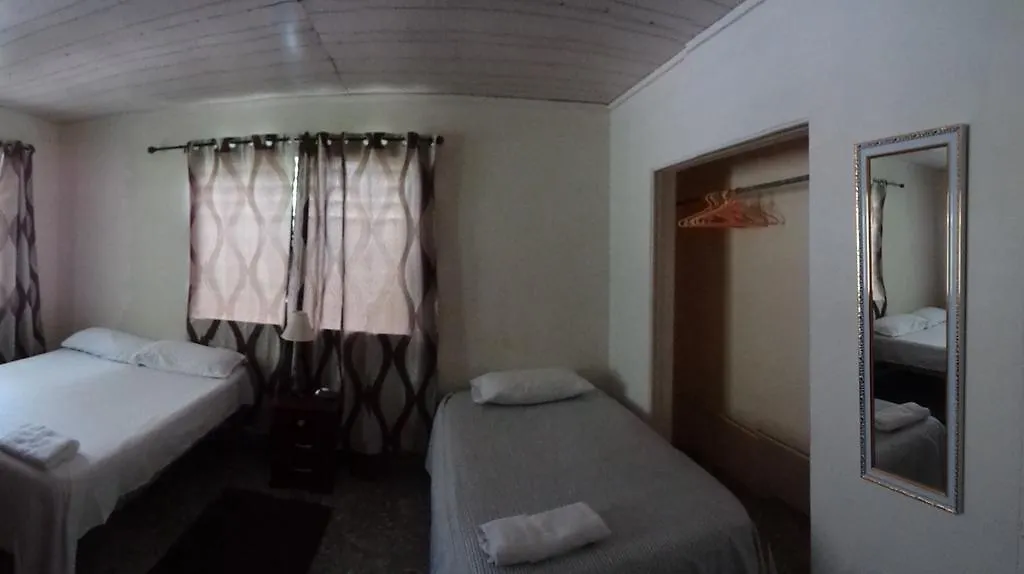 مونتيغو باي Dream Hostel جامايكا