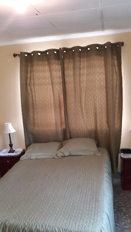 مونتيغو باي Dream Hostel
