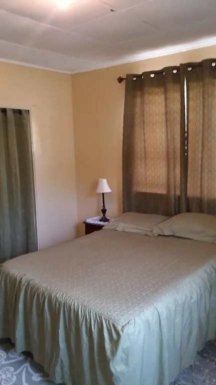 مونتيغو باي Dream Hostel